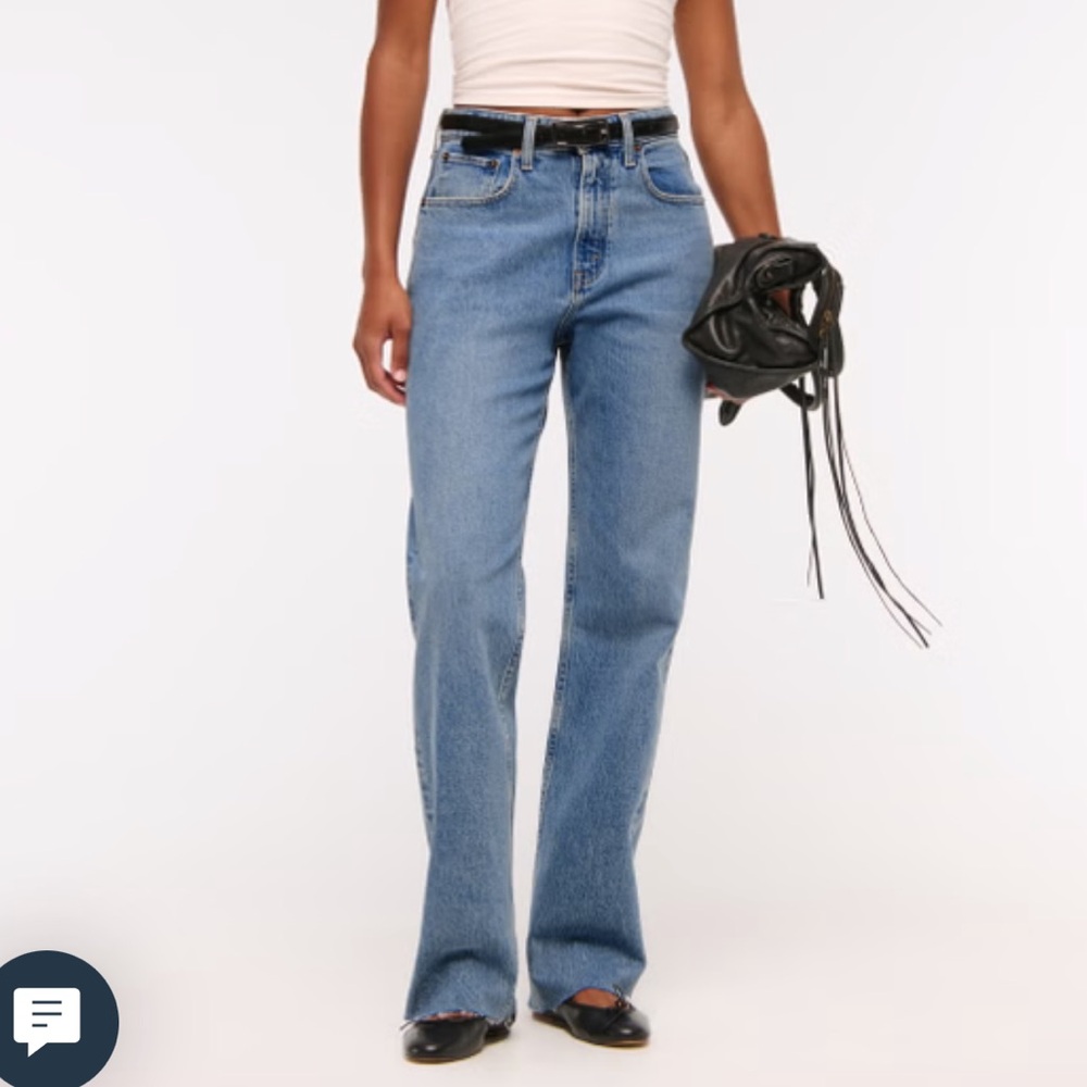 Abercrombie & Fitch Curve Love High Rise 90s Relaxed Frayed Hem Jeans **NWT**